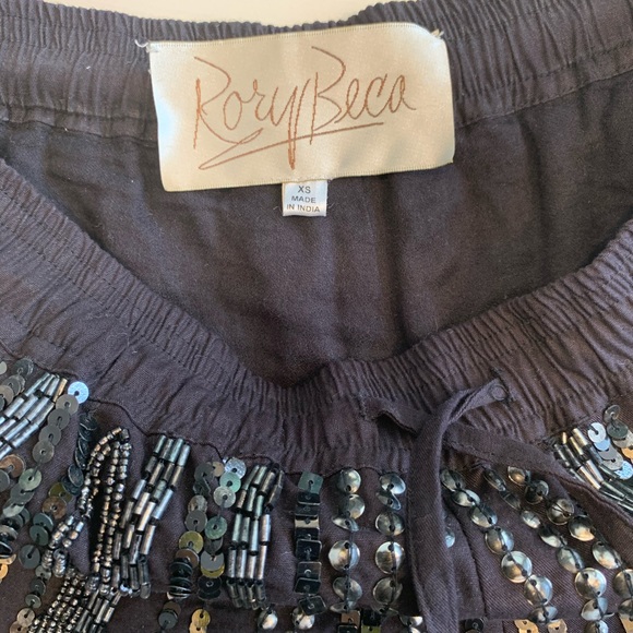 Dress up embellished shorts - Picture 3 of 5